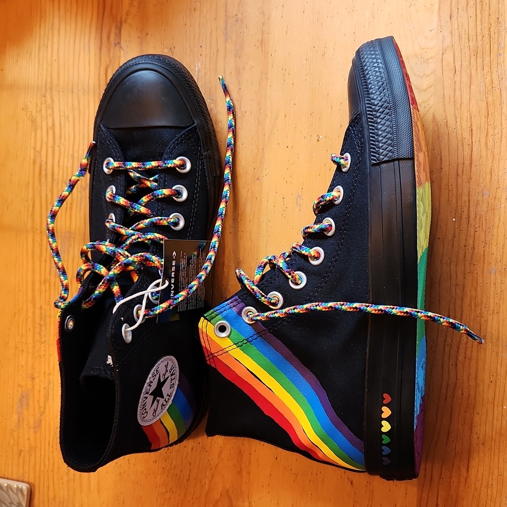 Converse sz 9 Custom Chuck Taylor Black w/ Pride details